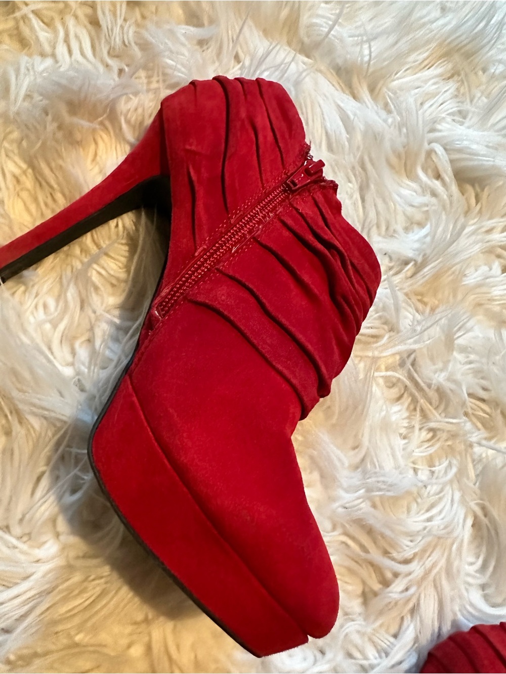 Gianni Bini Red Suede Ruched Ankle Booties - - Picture 4 of 6